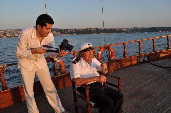 Azərbaycanın gənc müğənnisi məhşur türk aktyorla birlikdə (FOTO)